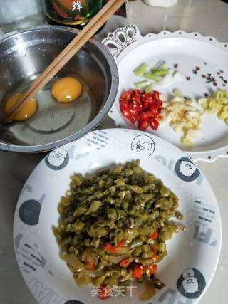 酸豆角炒鸡蛋的做法步骤：1