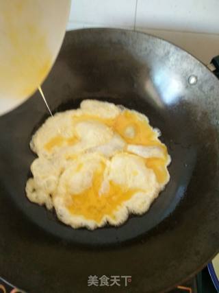 韭苔炒鸡蛋的做法步骤：3