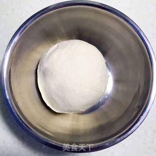 咸蛋黄花卷的做法步骤：1