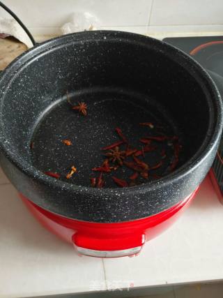 酱焖土豆球的做法步骤：1
