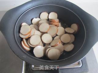 香菇烧素鸡的做法步骤：2