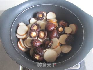 香菇烧素鸡的做法步骤：3