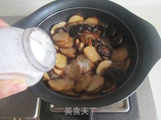 香菇烧素鸡的做法步骤：7