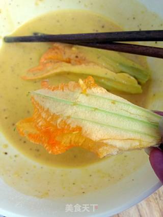 酥炸南瓜花的做法步骤：12