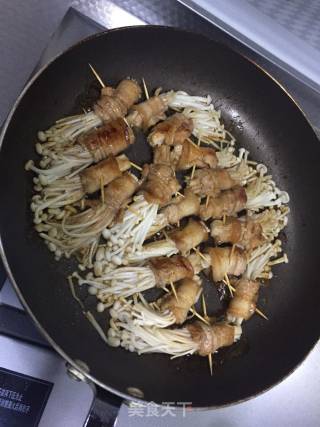 五花肉金针菇卷的做法步骤：3