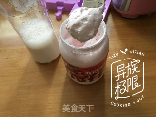 草莓味棉花糖冰棍的做法步骤：3