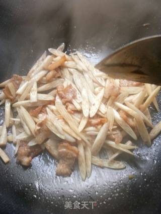 五花肉煸藕尖的做法步骤：6
