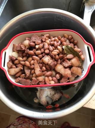 花生卤肉的做法步骤：7