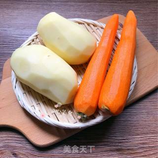 咖喱土豆胡萝卜猪排饭的做法步骤：1