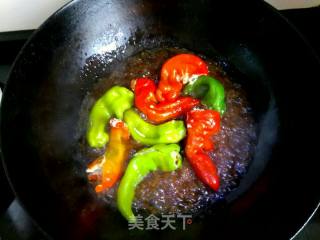 微波炉红绿尖椒酿肉的做法步骤：11