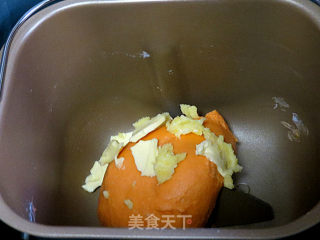我不是蛋糕卷哦。【黄金芝士沙拉卷】的做法步骤：5