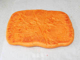 我不是蛋糕卷哦。【黄金芝士沙拉卷】的做法步骤：11