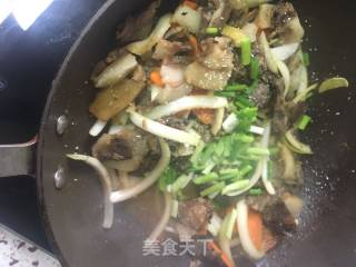 家常小炒猪头肉的做法步骤：5
