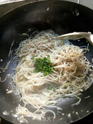 醋溜脆豆芽的做法步骤：4
