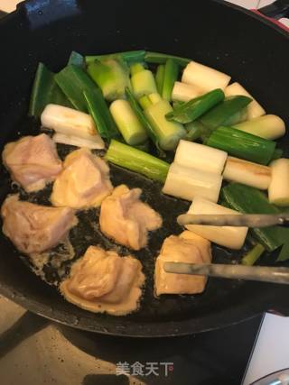 葱段煎鸡肉的做法步骤：5