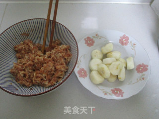 荸荠丸子的做法步骤：2