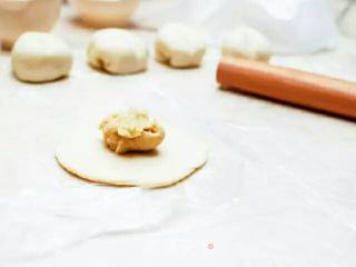 莲蓉包的做法步骤：7