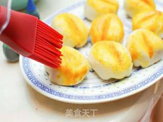 莲蓉包的做法步骤：8
