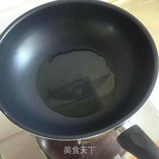 芒果炒虾仁的做法步骤：3