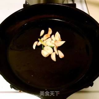 香蒜孜然猪肉粒的做法步骤：2