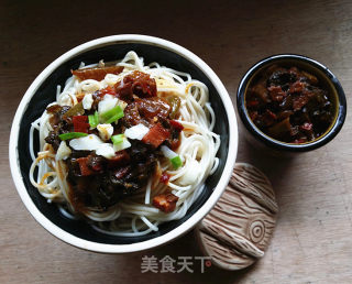 老坛酸菜牛肉酱拌面的做法步骤：8