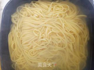 西红柿鸡蛋面的做法步骤：1