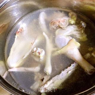 滋补鸡汤的做法步骤：2