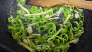粉丝炒花甲的做法步骤：8