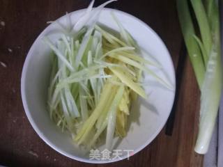 辣椒炒肉的做法步骤：2