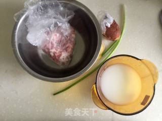 汽水肉蒸咸蛋的做法步骤：1