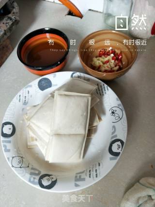 香煎豆腐块的做法步骤：1