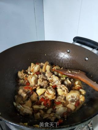 剁椒土豆蒸鸡的做法步骤：3