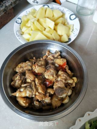 剁椒土豆蒸鸡的做法步骤：4