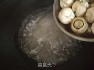 磨菇肉片汤的做法步骤：4