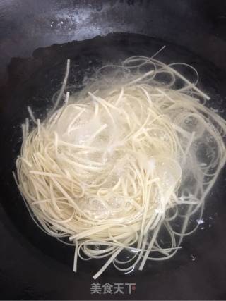 葱油面的做法步骤：2