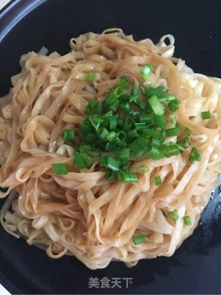 葱油面的做法步骤：5
