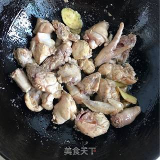 蒜焖鸡块的做法步骤：3
