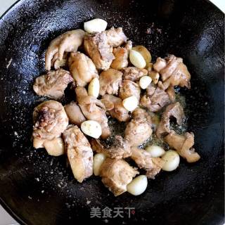 蒜焖鸡块的做法步骤：5