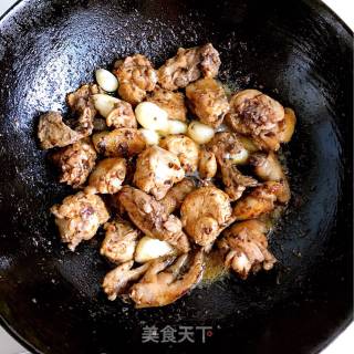 蒜焖鸡块的做法步骤：6
