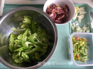苦瓜炒香肠的做法步骤：4