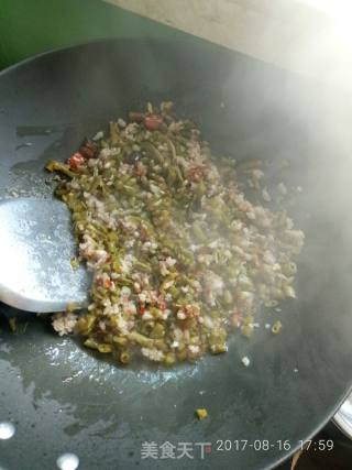 酸豇豆炒肉末的做法步骤：5