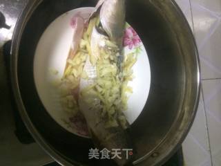 清蒸鲈鱼的做法步骤：3