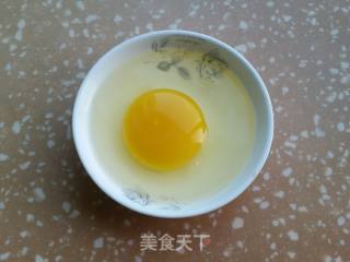 火腿鸡蛋三明治的做法步骤：1