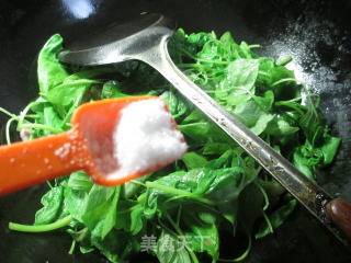 咸肉炒白米苋的做法步骤：5