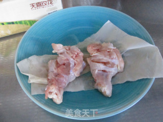 蜜汁烤鸡翅根的做法步骤：2