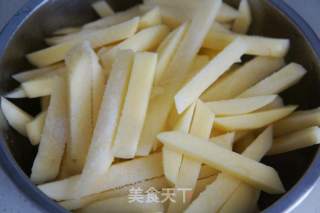 炸薯条的做法步骤：3