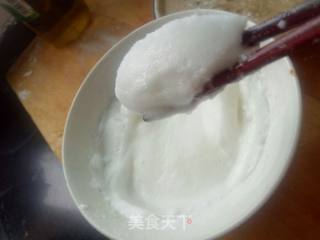 电饭锅鸡蛋葡萄干蛋糕的做法步骤：2