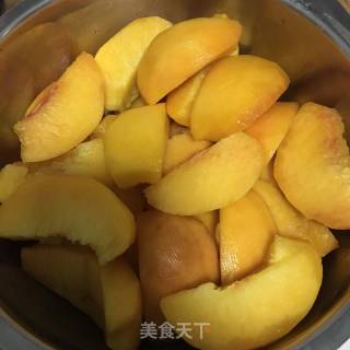 自制黄桃水果罐头的做法步骤：5