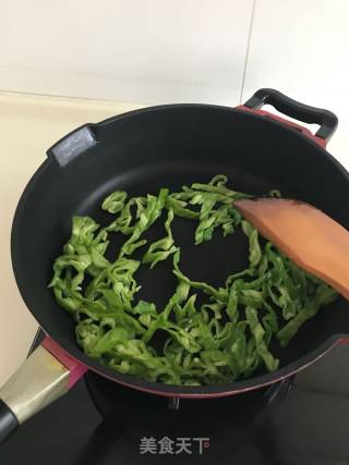 青椒鸭杂的做法步骤：2