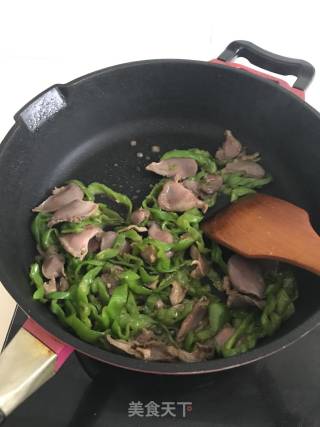 青椒鸭杂的做法步骤：4